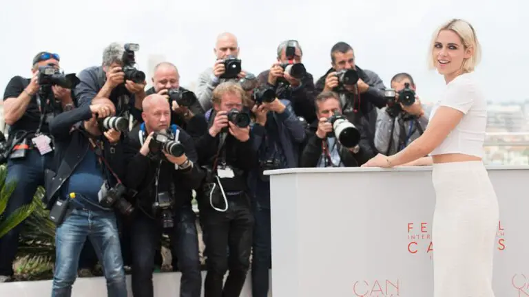 Flashback mode à Cannes : la styliste vétéran de Kristen Stewart revisite ses meilleurs looks Chanel