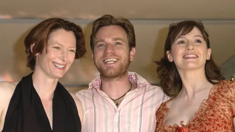 Flashback à Cannes : Tilda Swinton et Ewan McGregor ont fait vibrer le festival avec « Young Adam » en 2003