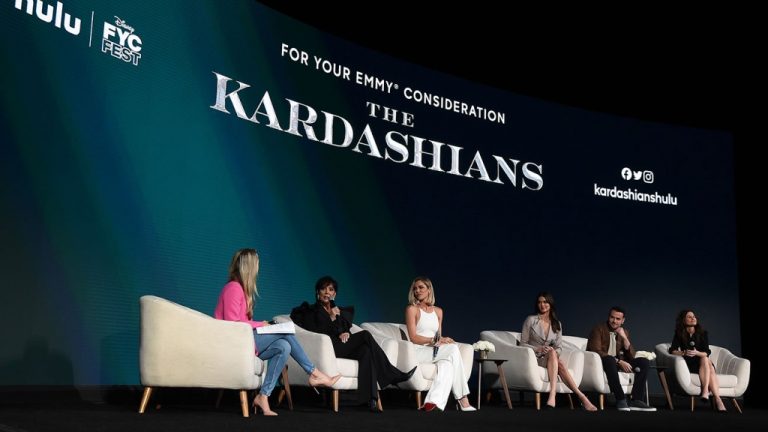 Kardashians Talk Edit Room Notes, ce moment de coupe de concombre dans la série Hulu