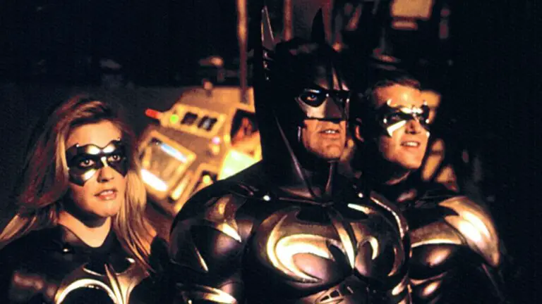 Le créateur de costumes de « Batman & Robin » déclare que les mamelons de Batsuit étaient son idée et « informés par l’armure romaine »