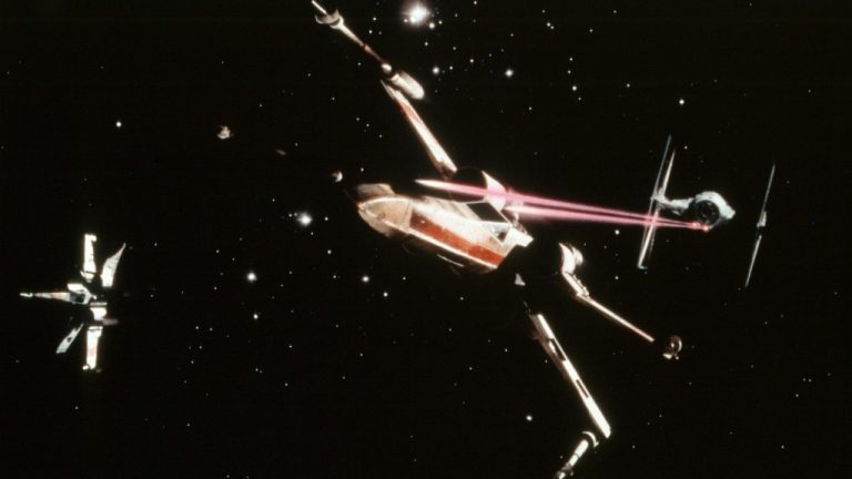 Le modèle de chasseur X-Wing ‘Star Wars’ utilisé dans ‘A New Hope’ rapporte 2,3 millions de dollars aux enchères
