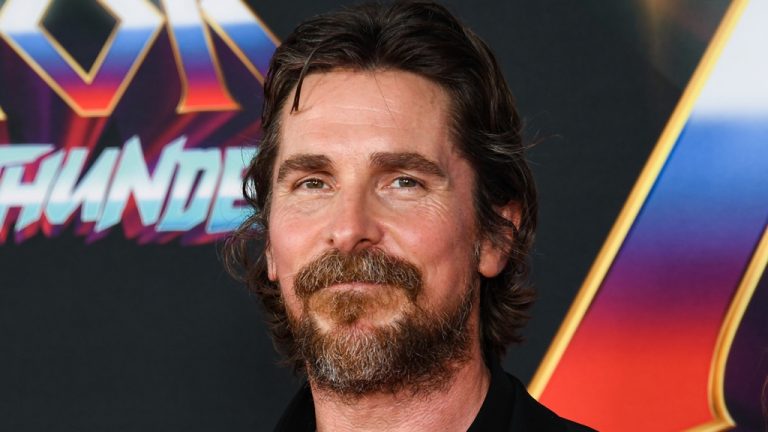 Christian Bale dit qu’il a agi en tant que « médiateur » sur « American Hustle » entre David O. Russell et Amy Adams