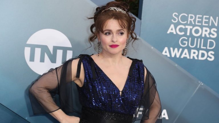 Helena Bonham Carter s’insurge contre l’annulation de la culture, défend JK Rowling et « justifie » Johnny Depp