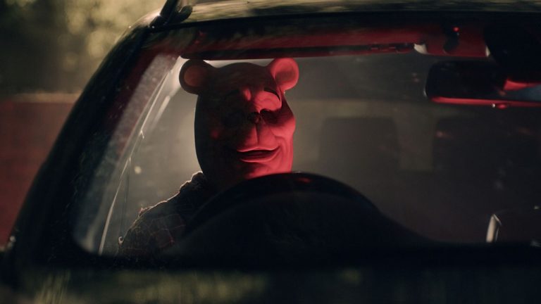 L’horreur virale à petit budget ‘Winnie-the-Pooh: Blood and Honey’ sort en salles aux États-Unis, au Royaume-Uni, au Canada et au Mexique (exclusif)