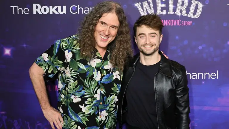 « Weird Al » Yankovic explique comment Daniel Radcliffe a pu « capturer l’esprit » de son personnage dans « Weird : The Al Yankovic Story »