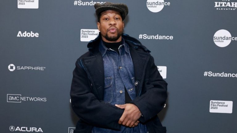 Sundance : Jonathan Majors attire une standing ovation électrique après la première de « Magazine Dreams »