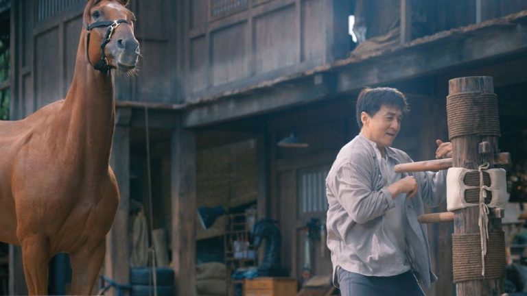 Berlin : les acheteurs raffolent du film « Ride On » de Jackie Chan Horse Stuntman