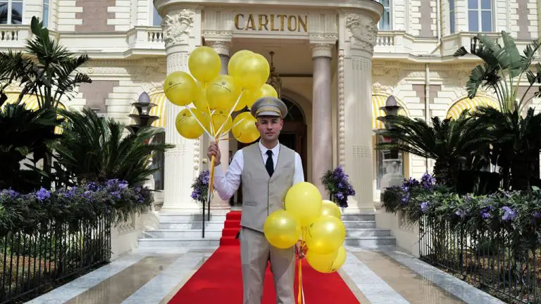 L’hôtel Carlton à Cannes ouvre ses portes après deux ans de rénovation et inaugure des résidences de luxe