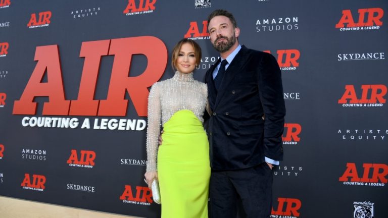Ben Affleck fait l’éloge de sa femme Jennifer Lopez à la première de « Air » : « Tu es merveilleux, bon, gentil, magnifique et je t’aime »