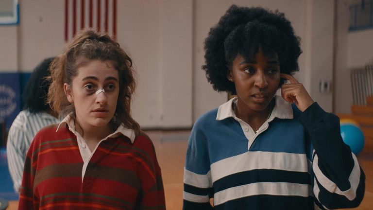 Rachel Sennott et Ayo Edebiri créent un club de combat au lycée pour rencontrer des pom-pom girls dans la bande-annonce de « Bottoms »