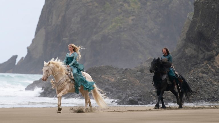 Un cheval meurt sur le plateau « The Rings of Power » d’Amazon, PETA appelle à l’utilisation d’animaux CGI