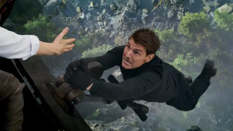 Le réalisateur de « Mission : Impossible 7 » dit qu’il a envisagé de vieillir Tom Cruise pour une scène de film