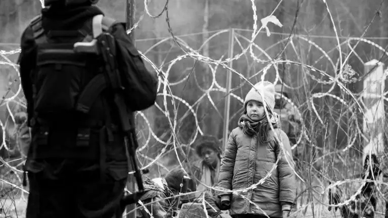 Les réalisateurs européens soutiennent Agnieszka Holland face aux attaques du gouvernement polonais