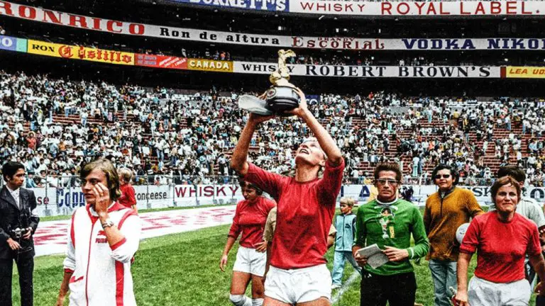 Revue de la « Copa 71 » : un jalon peu connu du football féminin fait l’objet d’un examen attentif et captivant
