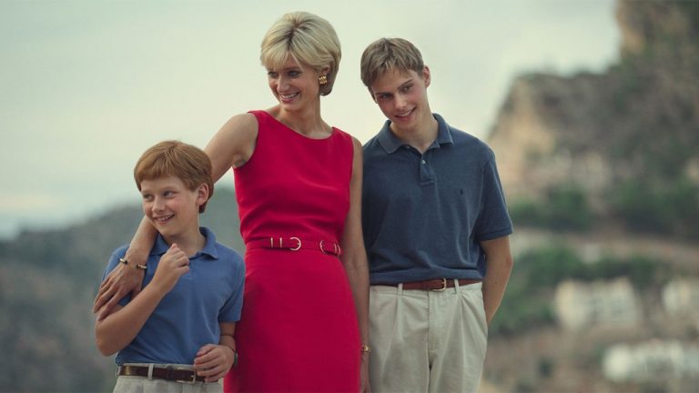 « The Crown »: les premières photos présentent Diana, le jeune William et Harry d’Elizabeth Debicki