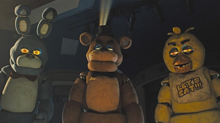 Critique de « Cinq nuits chez Freddy » : Josh Hutcherson et une équipe de marionnettes tueuses dans un festival d’ennui sans peur