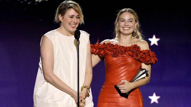 Critics Choice Awards : derrière la décision d’amener Greta Gerwig et Margot Robbie sur scène dans un moment imprévu pour la victoire de « Barbie »