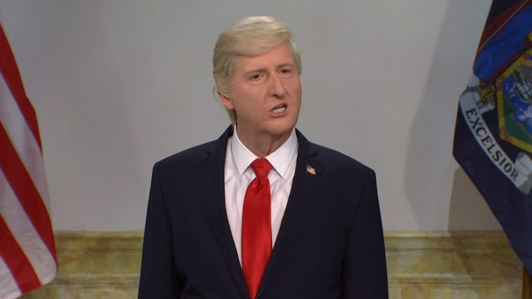 « SNL » Cold Open voit Donald Trump parler de son année chargée avec la campagne présidentielle et les affaires judiciaires