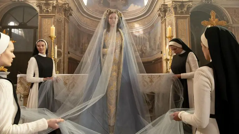 Critique « Immaculée » : Sydney Sweeney joue dans un film d'horreur catholique qui fait trop d'efforts