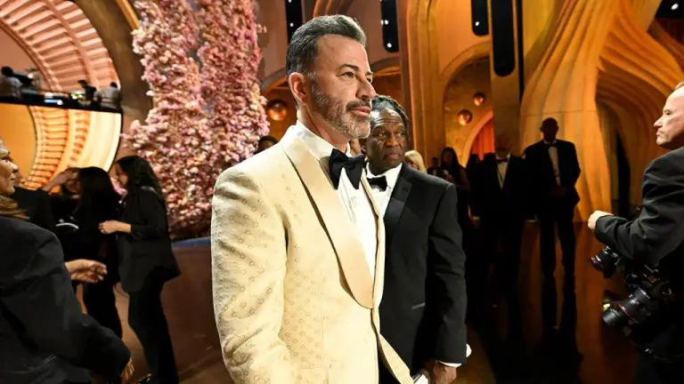 Jimmy Kimmel dit qu'on lui a demandé de ne pas lire le message critique de Trump aux Oscars