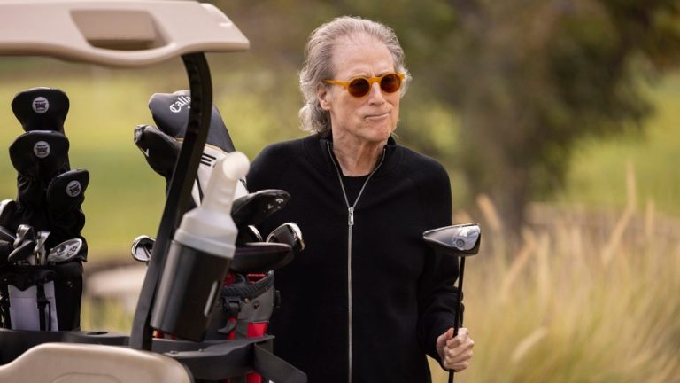 Le patron de « Curb Your Enthusiasm » à propos de feu Richard Lewis : « Il était drôle à chaque minute où il était sur le plateau »