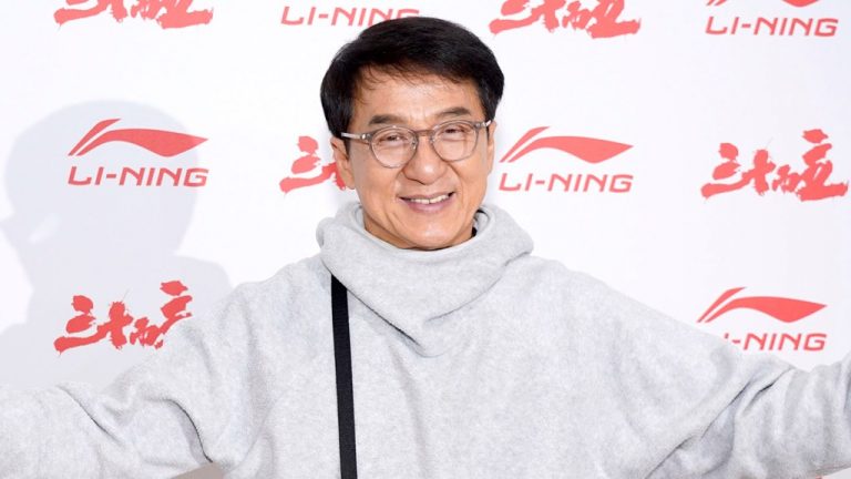 Jackie Chan répond aux fans inquiets de sa santé : « Ne vous inquiétez pas ! »
