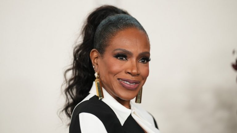 Sheryl Lee Ralph réagit au mème « Sister Act 2 »