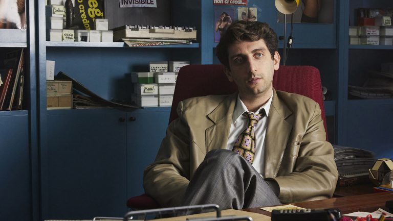Critique de « Diva Futura » : une célébration désordonnée mais bien interprétée de l’âge d’or d’un empire du porno italien