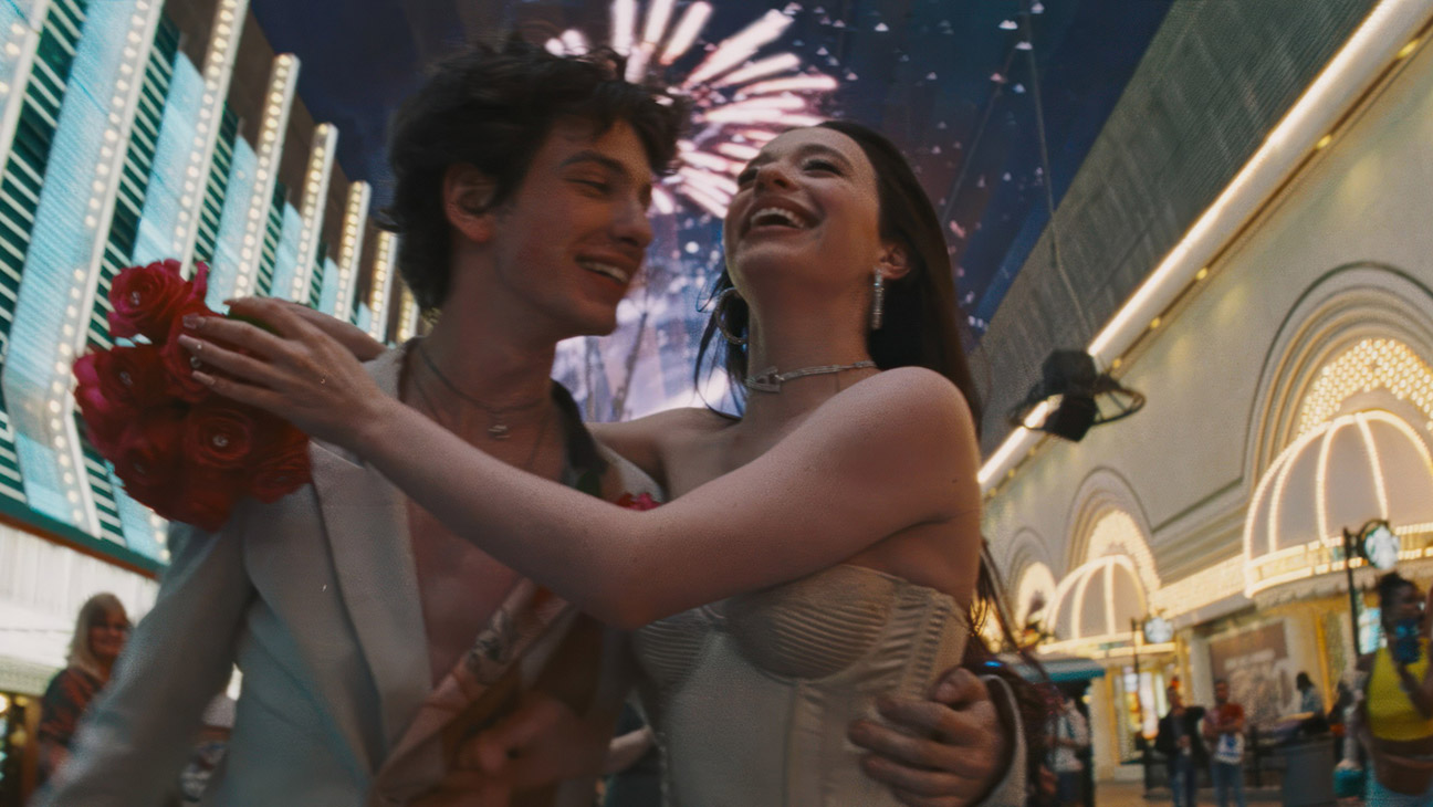 Anora, de gauche à droite : Mark Eidelshtein, Mikey Madison, 2024.