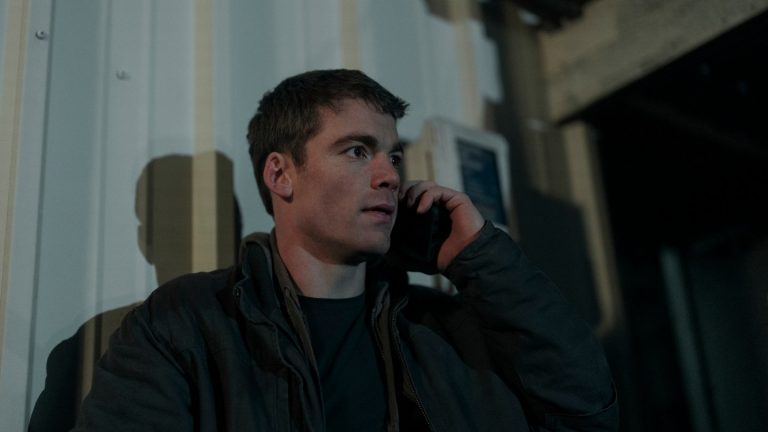La saison 2 de « The Night Agent » obtient enfin une date de sortie sur Netflix