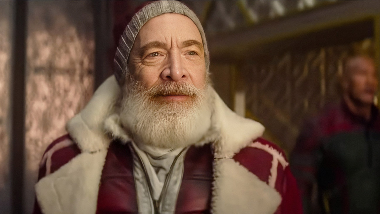 JK Simmons dans le rôle du Père Noël dans « Red One » de 2024.