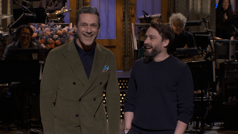 «SNL»: Jon Hamm dit à Kieran Culkin «« Mad Men »était meilleur que« succession »» lors du camée du vainqueur d’Oscar