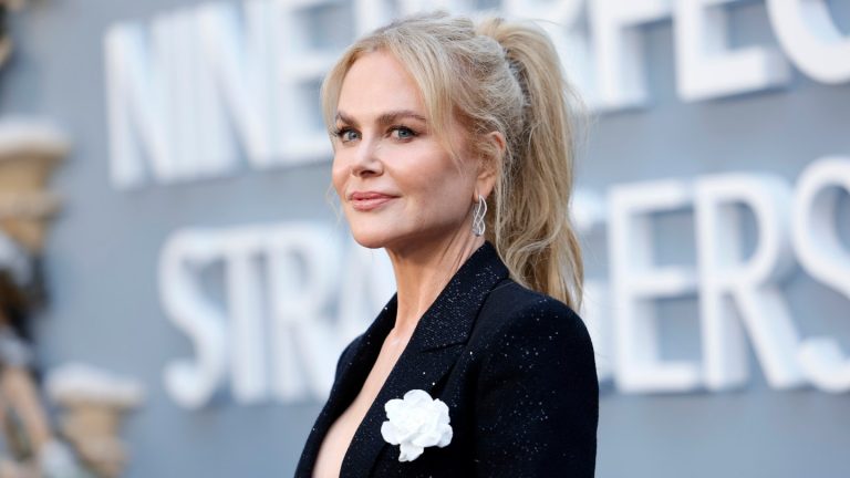 «  Neuf stars de Strangers  » racontent comment Nicole Kidman est restée dans le personnage sur le plateau: « Une sorte de passionnant – et effrayant »