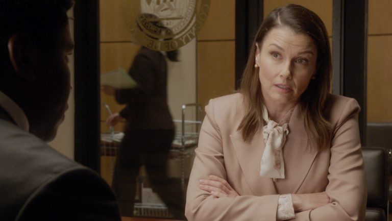 Bridget Moynahan établit une apparition invitée de «Boston Blue», réunissant Donnie Wahlberg