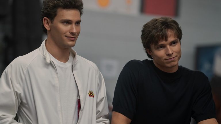 La nominée pour la première fois, Cooper Koch, est «dévastée» sur les snobs Emmy pour deux de ses co-stars «Monsters»