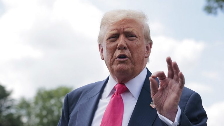 Paramount fait face à une rébellion de talents, et leur cible est le d ** k de Trump