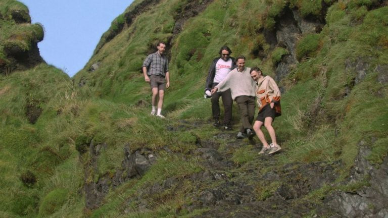 «  Celtic Utopia  » met en lumière la nouvelle vague de musique folk irlandaise faite «pour effrayer les prêtres et les politiciens»