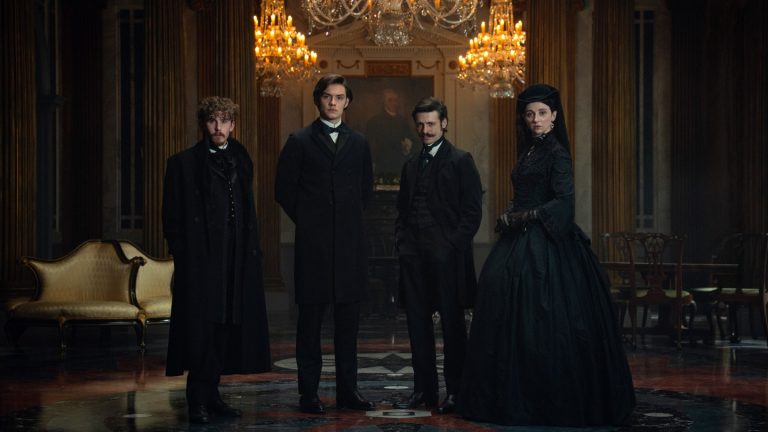 Netflix dévoile la première fois que Louis Partridge, James Norton, Emily Fairn et Anthony Boyle dans «House of Guinness», fixent la date de lancement de septembre