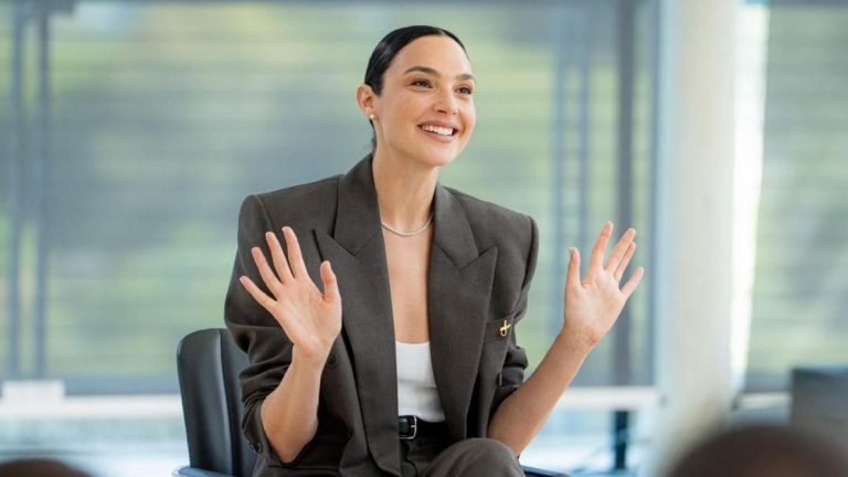 Gal Gadot sur la «déception» de «Snow White» flopping et travaillant avec Rachel Zegler: «Nous nous sommes amusés»