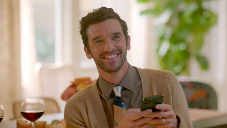 Regardez Michael Urie clouer son audition auto-tapotée pour «rétrécir»