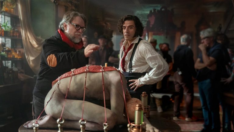 «  Frankenstein  » de Guillermo del Toro est un monstre fabriqué au Canada