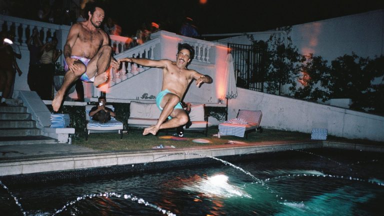 Comment faire sensation avec un film indépendant en 2025? Organisez une fête de piscine en déchaînement (ou sept)