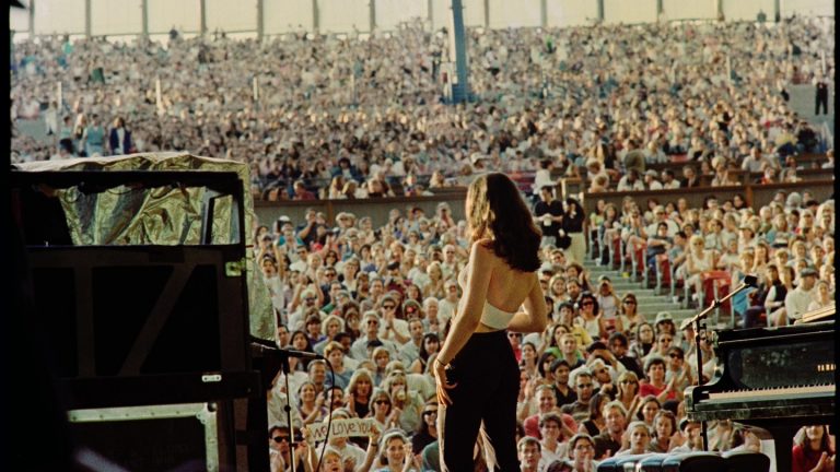 Les promoteurs de la musique n’ont vu aucun profit dans les visites de concerts réservées aux femmes. Lilith Fair de Sarah McLachlan a testé leur théorie: Tiff