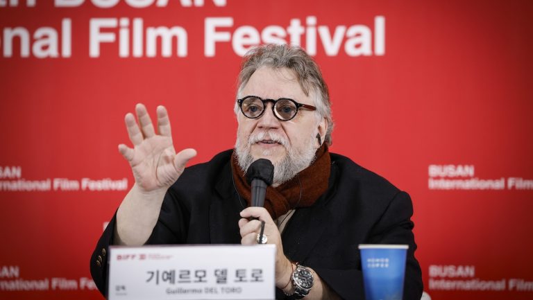 Guillermo del Toro en s’inspirant du cinéma coréen alors que «Frankenstein» fait IMAX Bow à Busan