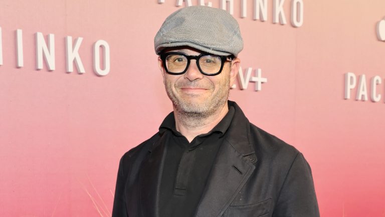 Damon Lindelof dit qu’il ne travaillera pas avec ABC, Disney à moins que la suspension de Jimmy Kimmel ne soit bientôt levée