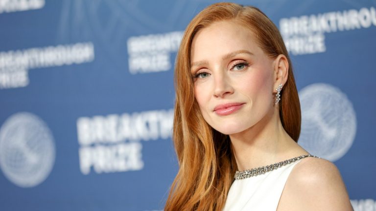 Jessica Chastain dit qu’elle n’est pas d’accord avec la décision d’Apple de reporter «le savant»