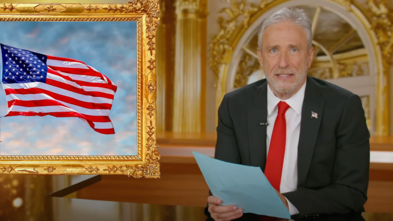 Jon Stewart aborde nerveusement la suspension de Jimmy Kimmel dans le retour de «Daily Show»