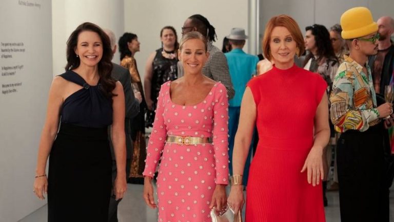 Kristin Davis traite toujours la réaction à «et comme ça»: «Les gens ont des sentiments super forts»