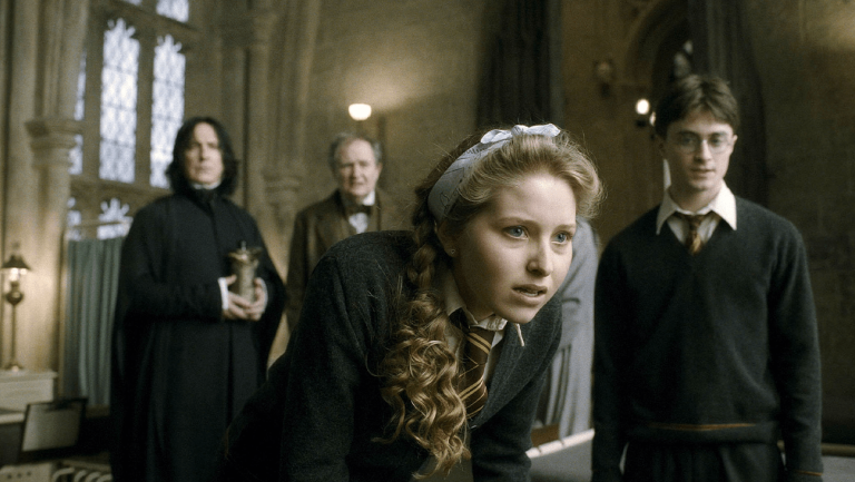 La star de «  Harry Potter  » dit qu’elle a été interdite de la convention des fans en raison de la page unique