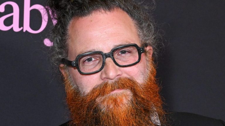 Le compositeur de «  Lotus White  » gagne Emmy après Mike White Fallout